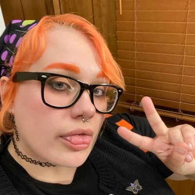 approachingbear's profile picture. co-host of @thnksfrthpod