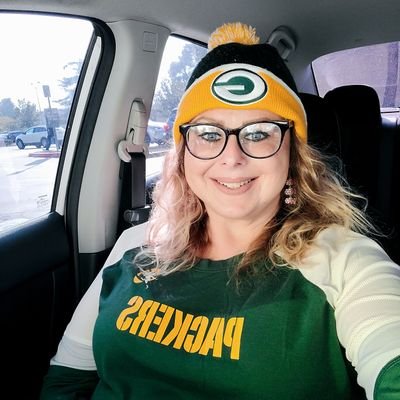 Christian🙏☝Growing stronger in faith daily😇. Mother. Cat lover. Green Bay Packer Fan!!💚💛💚💛  Love to cook!May you all have a blessed day.💞