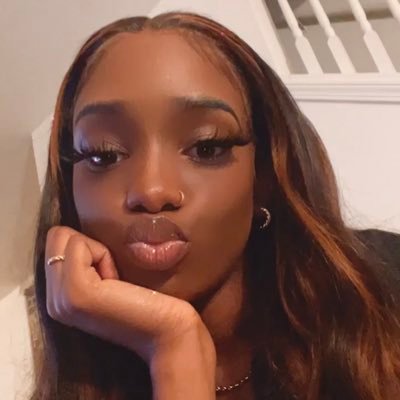 IG:__queenciara | SC: Afriasia