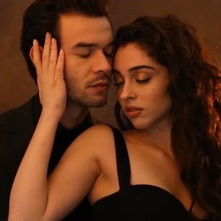 Baht Oyunu 🖤
#AyCem 💘