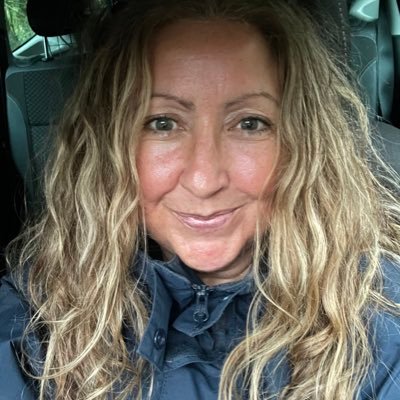 Welsh gal in Shropshire. Work in public sector comms. Hates inequality.Loves 📷 ⛰ 🌍 🏴 🏴 Views my own