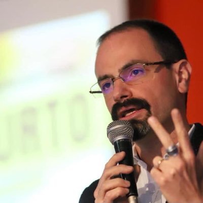 GabrieleBosi's profile picture. Vivo e lavoro a Prato. Ho fatto il Segretario provinciale del Pd e l'Assessore comunale. Giornalista pubblicista, ogni tanto recensisco libri.