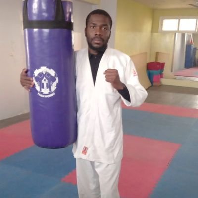 Judo boxe lutte greco romain Jiu-jitsu 🥋🥊🤼‍♀️De la #RDC congolaise d'origine Bantu. Un pays dirigé par des incapables qui finiront par partir one day