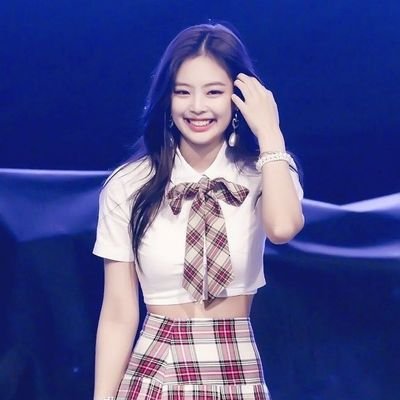 gizemsery's profile picture. 