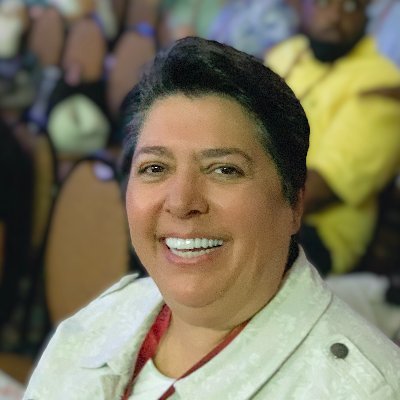 LakefrontLainey's profile picture. 