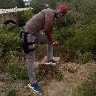 Lunnoh1's profile picture. Other people have four front teeth and i have three but you will never notice