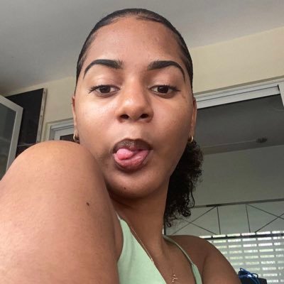 yesismaee's profile picture. 