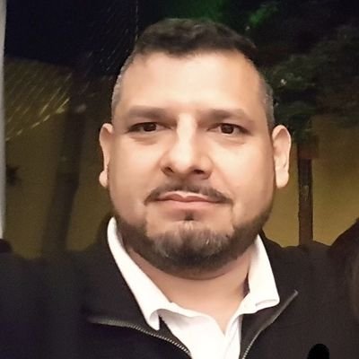 Hijo, padre, hermano, esposo y amigo.
Según credenciales Dr. y Mtro. en Derecho Penal y Mtro. en Derecho de la Empresa. Especialista en Mediación UCLM