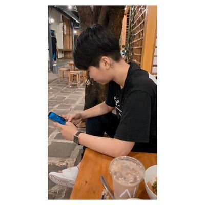 NovazZoe's profile picture. Inti dari kebahagiaan adalah kumpulan kebahagiaan dari hal-hal kecil.