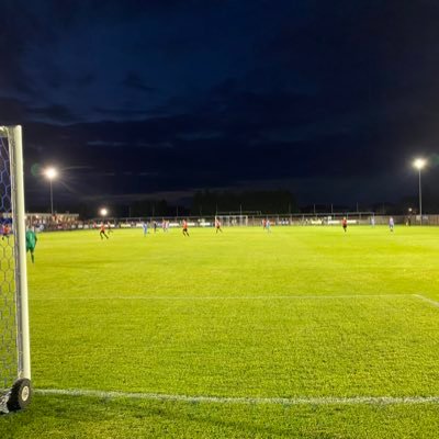 Southend fan🦐, occasional ground hopper 🏟️and FPL player⚽️ (23/24 rank: 10.5k 22/23 rank: 114k, 21/22 rank: 128k)