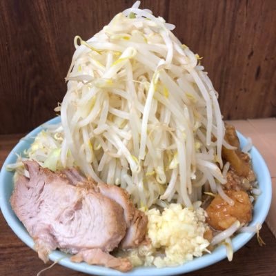 再びラーメン二郎全店舗制覇。ラーメン二郎を中心にいろいろ食べます。 野球観戦好きです。プロ野球12球団ファンクラブ入ってます。