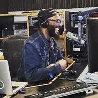 AJ (@hip_hop_vibes) 's Twitter Profile