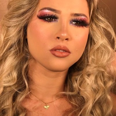 Maricoliveir's profile picture. Instagram: Maricoliveir