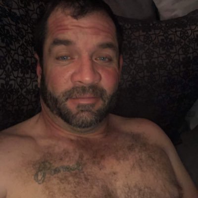 42 SWM looking for older gents. born and raised in west Texas lookin for papa bears
