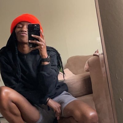 NayaWantsTheDee's profile picture. i’m nicer high🙃