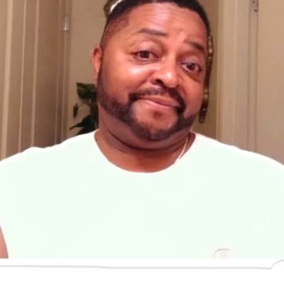 paule496084's profile picture. 