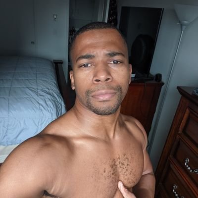 San Diego CMT 💆🏾‍♂, jui jitsu novice, Navy Vet and anime nerd ... Battlenet: Suddy00#1454
👬🏾🌈