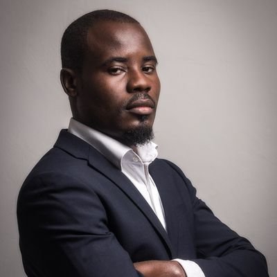 #Blogueur/#Critique d'Art (Fondateur https://t.co/qisOdBYPLy)/ #Factcheker/Responsable éditorial chez #WeTellAfricaGroup/ Meilleur Blogueur culture 2022