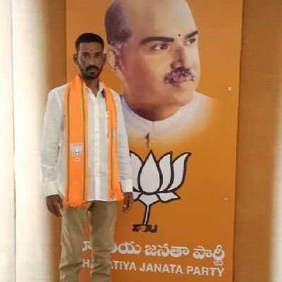 untnoori's profile picture. 