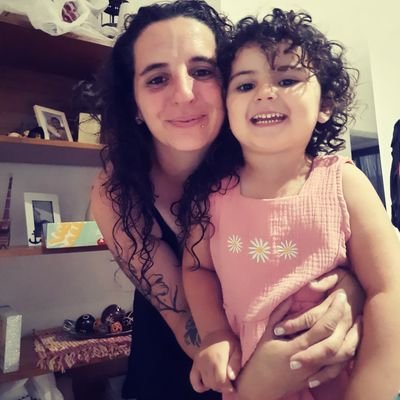Mama de Abril 🦋
Psicopedagoga en proceso.
Feminista 💜
Militante de La Cámpora