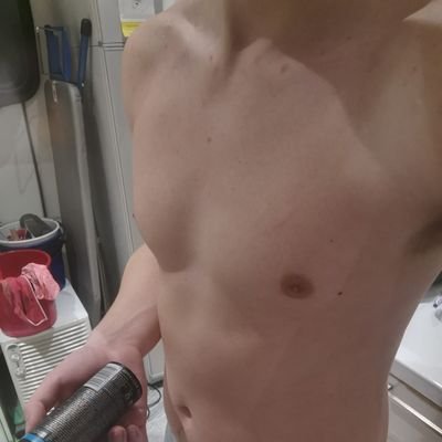 187 cm, 90 kg, 22 cm, penis enlargement enthusiast. See my other links https://t.co/AQQGxP3TLD. I’d appreciate a follow on my (free) onlyfans too