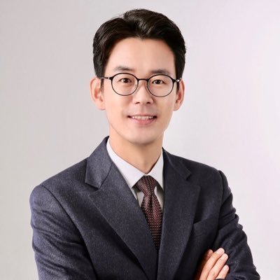 Chief of Staff @NationalAssembly 1. Legislative Strategy Consulting & Government Relations, ESG Strategy Consulting 2. US Law/Int’ Trade Consulting , Finance