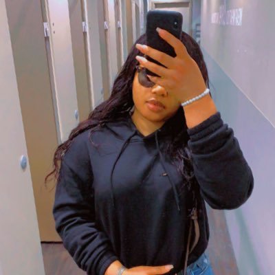 caroline_tunyan's profile picture.