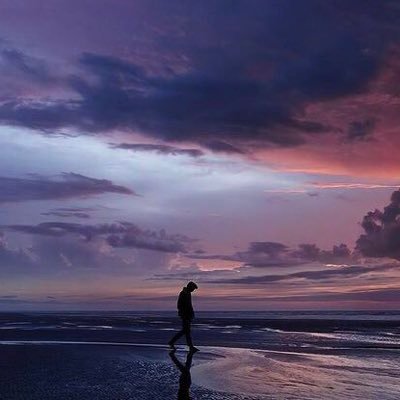 rvcl11's profile picture. يذهب الجميل ليأتي الأجمل تلك هي ثقتي بالله 🖤.