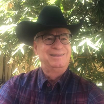 Ingeniero Agrónomo de profesión y político de vocación. Amo a México y a Durango mi estado.