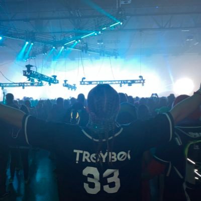 Trever_33's profile picture. Just livin it up and doin what makes me smile