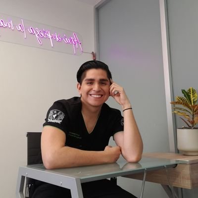 Especiaslita en Ortodoncia ULA. Hacerte sonreir sera mi especialidad. 🐉