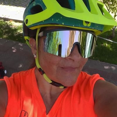 Maratonista por Hobby ,Me encanta el Crossfit, Ciclista, muy Feliz,Madre de dos hermosos hijos, Enamorada de mi esposo agradecida de la vida por lo bueno y malo