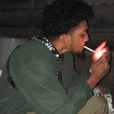 𝓡𝓮𝓪𝓵𝓲𝓼𝓽 𝓹𝓮𝓻𝓼𝓸𝓷 𝓘 𝓴𝓷𝓸𝔀 𝓲𝓼 𝓶𝓮. 👁 Malandro Nación. Upcoming artist.🔥 Big Jreamz. 🇹🇹 22 🍃