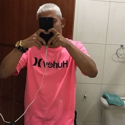 NAS MÃOS DE DEUS🤲🏼//
REI👑