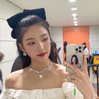 ika | red velvet(@luvsjoys) 's Twitter Profile Photo