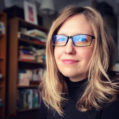 Author | History/Creative Writing PhD Candidate @UTAS_ | Words in @womankindmag @traces_mag @guardianaus @queenmobs & more | Former Londoner | Also 💉💉