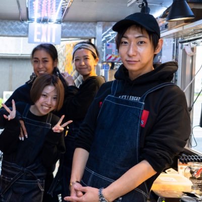 ■中卒→サラリーマン→独立 ■FXとYouTubeやってるらしい。 ■会社の社長もやってるらしい。 ▶︎承認欲求、他者からの評価、 そんなものに興味はない。 自分が自分のために生きないのなら、 誰が自分のために生きてくれるの? 【稼ぐ方法とマインドを学ぶ】↓↓↓