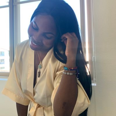 One Unique Individual. 1 n a million ppl r blessed 2 b able 2 have me n they lyfe ;) A mother on her way to medical school. Love my family and God, they r 1st