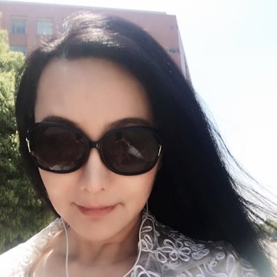 2Sioa's profile picture. 人应该追求像人的生活