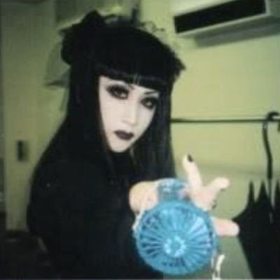 visualk3i's profile picture. oh my God, she's dead!