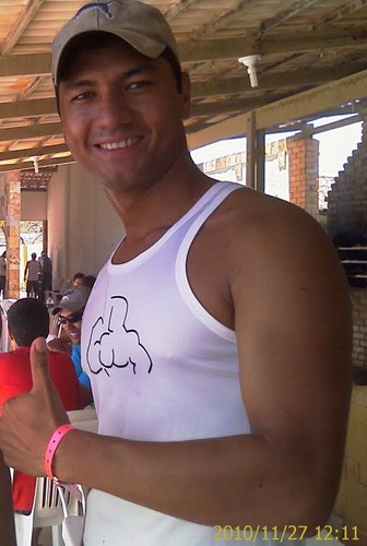 Sorria a vida e curta de mais pra chorar...