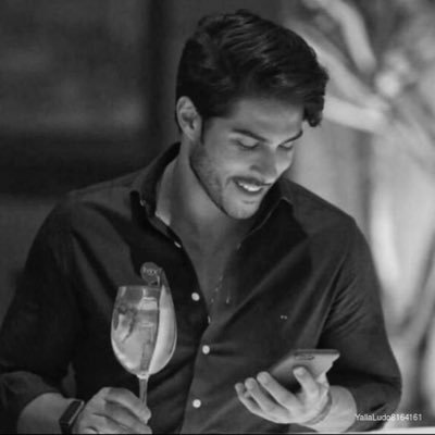 hh93m's profile picture. "قد لا أكون مثالياً، لكني على الأقل لست مزيفاً."