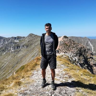 Professore associato di Politica Economica a @UniMC
Montagna, libri e sport.
...e per tutti il dolore degli altri è dolore a metà...