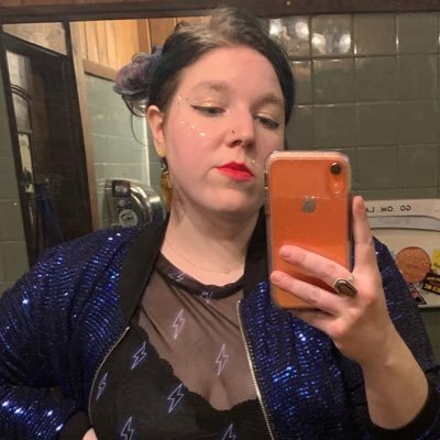 🎃meme librarian and trend expert ✨ internet culture, crystals, and cats 🔮 ♒️☀️♋️🌙♏️📈 🦄 she/her 📩 continuants at gmail dot com
