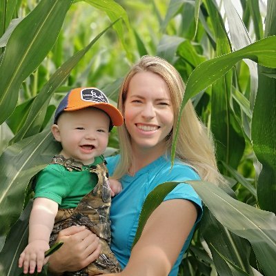 Farmkid, Canadian Ag-focused, Customer Marketing with #SyngentaCanada, Poli Sci nerd. Not necessarily in that order.