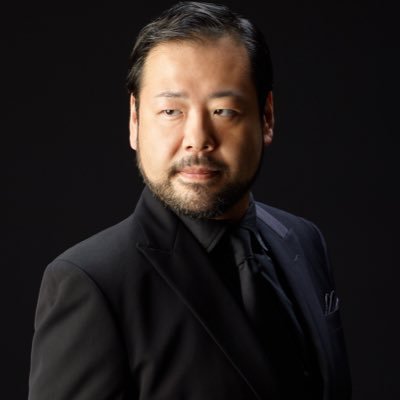 ein Opersänger(Baß), stammt aus Kyoto. 関西を中心に活動するバス歌手。声楽やドイツ語の指導にも力を入れており、コンクールの審査員なども務めています。関西二期会準会員。堺シティオペラ、日本シューベルト協会各会員。愛猫家。