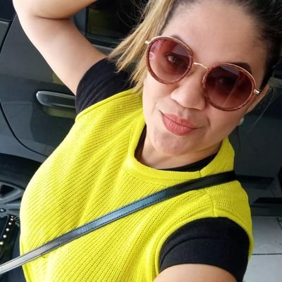 therezah1's profile picture. ✌❤