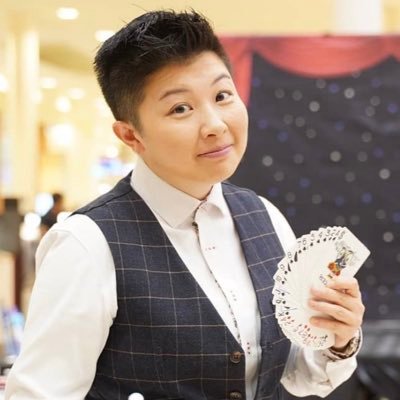 Magician - Stage Show and Close-up Magic. Kids parties, Corporate events, Weddings and other special occasions. Virtual Magic Shows for Kids & Corporate