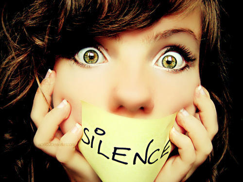 MomentosIncomds's profile picture. Cuenta creada para todos aquellos momentos incomodos que nos avergüenzan. Si te ha pasado algunos de ellos, sólo haz RT y Síguenos.