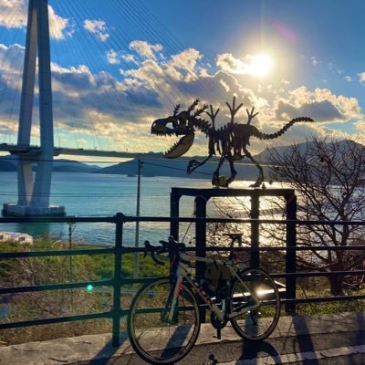 スポーツバイクを趣味にして5年🚴♂️最近では、ポタポタ走る事に夢中オサーンです。しまなみ海道周辺で活動する自転車サークルcyclelaboの運営をさせて頂いてます。無言フォロー失礼します!